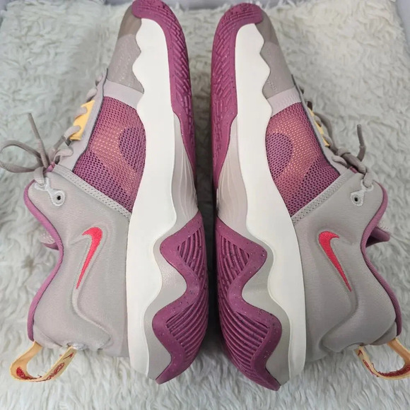 Nike Giannis Immortality 3 Low Shoes Men's 9.5 Berry Guava Ice Fossil Gold New - Picture 8 of 13